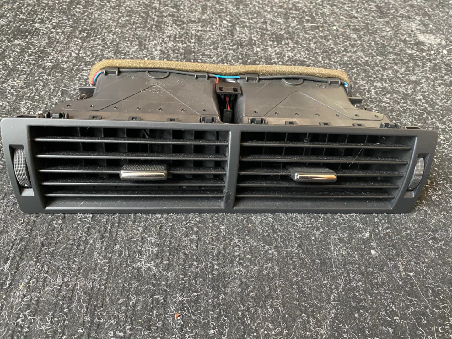 AUDI A4/ DASHBOARD AIR VENT