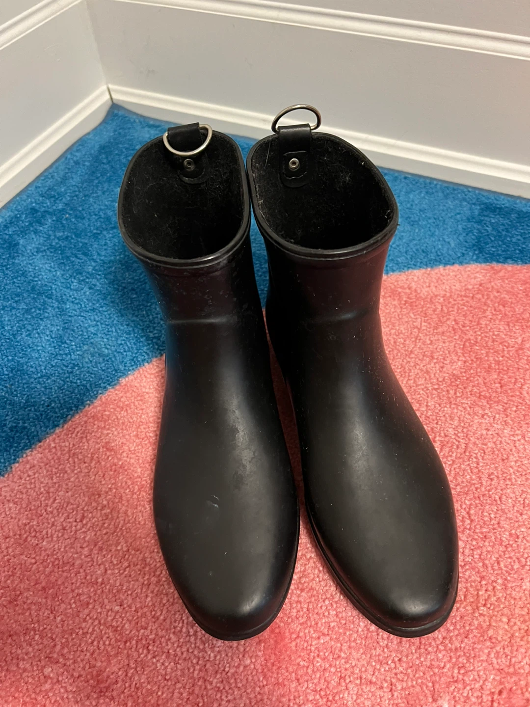 Alice Whittles - Black Rain Boots - photo 3