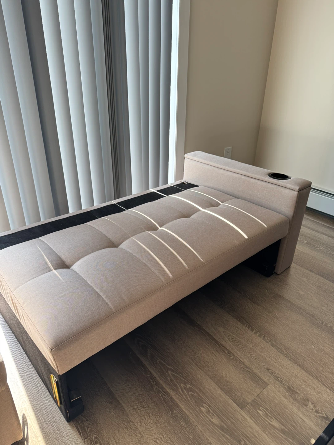 Beige sofa with Cupholder - photo 3