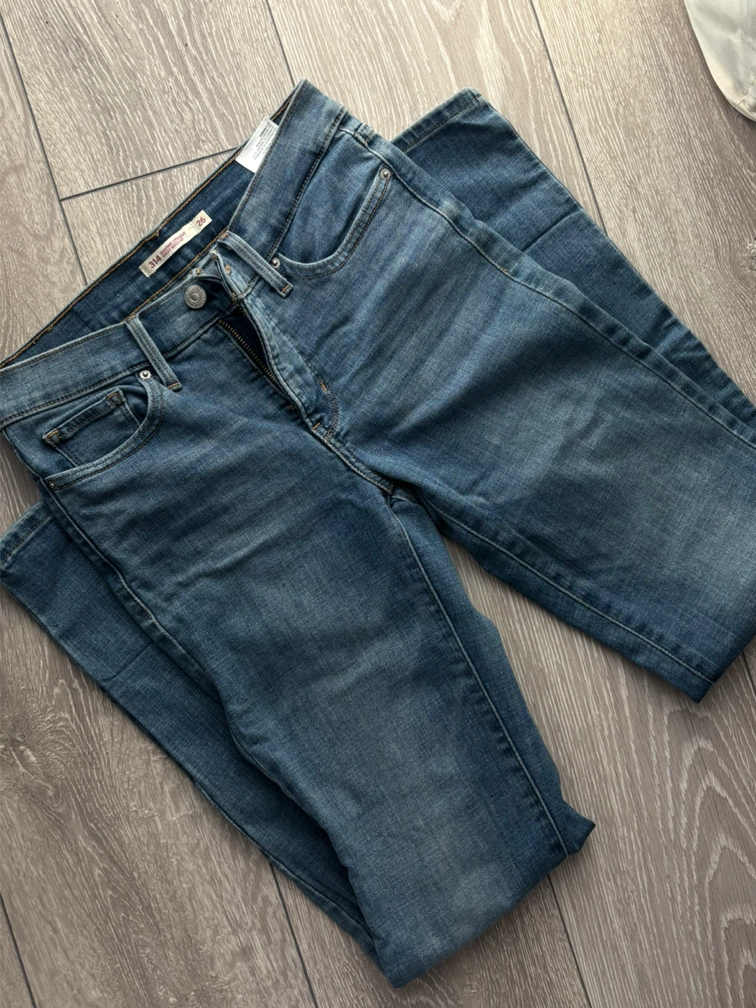 Levi's 314 Shaping Straight Jeans Size 26
