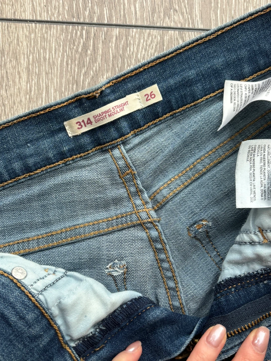 Levi's 314 Shaping Straight Jeans Size 26 - photo 2
