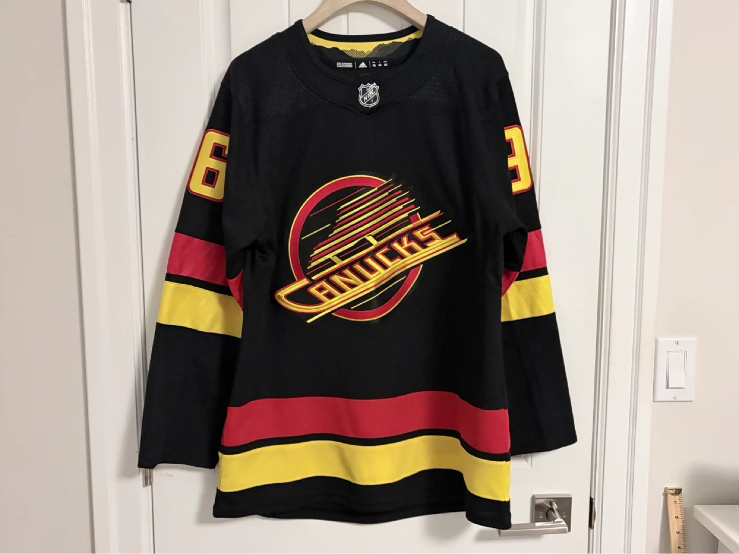 Authentic Adidas Canucks Kuzmenko Black Skate Jersey 46 - photo 4