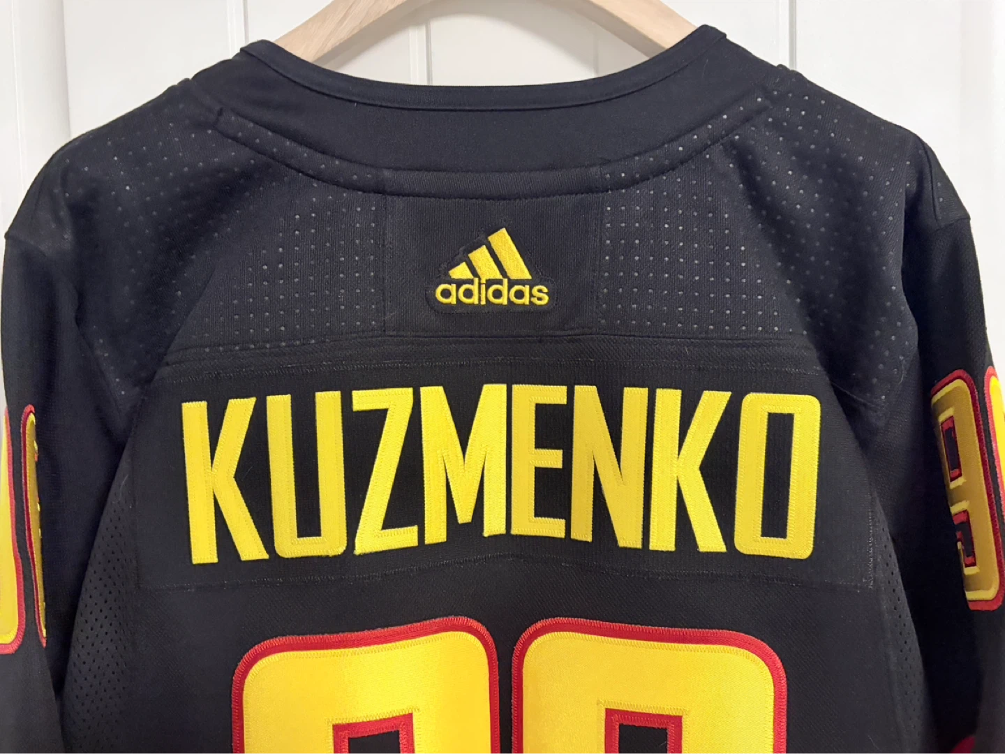 Authentic Adidas Canucks Kuzmenko Black Skate Jersey 46 - photo 3