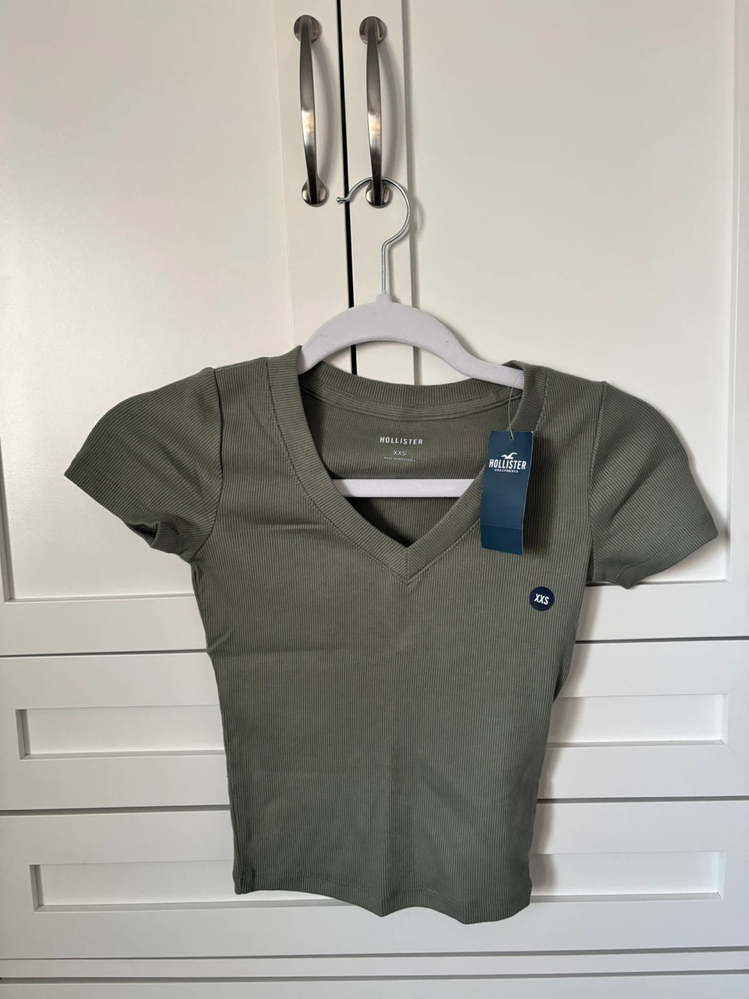Hollister Ribbed V-Neck T-Shirt