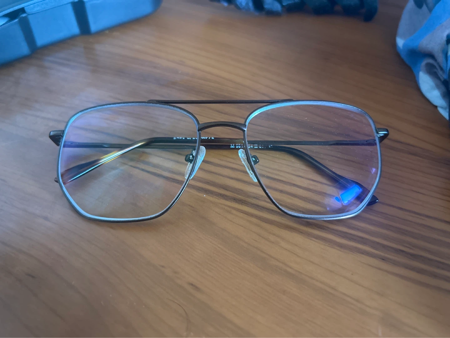 Aviator Style Glasses with Metal Frame