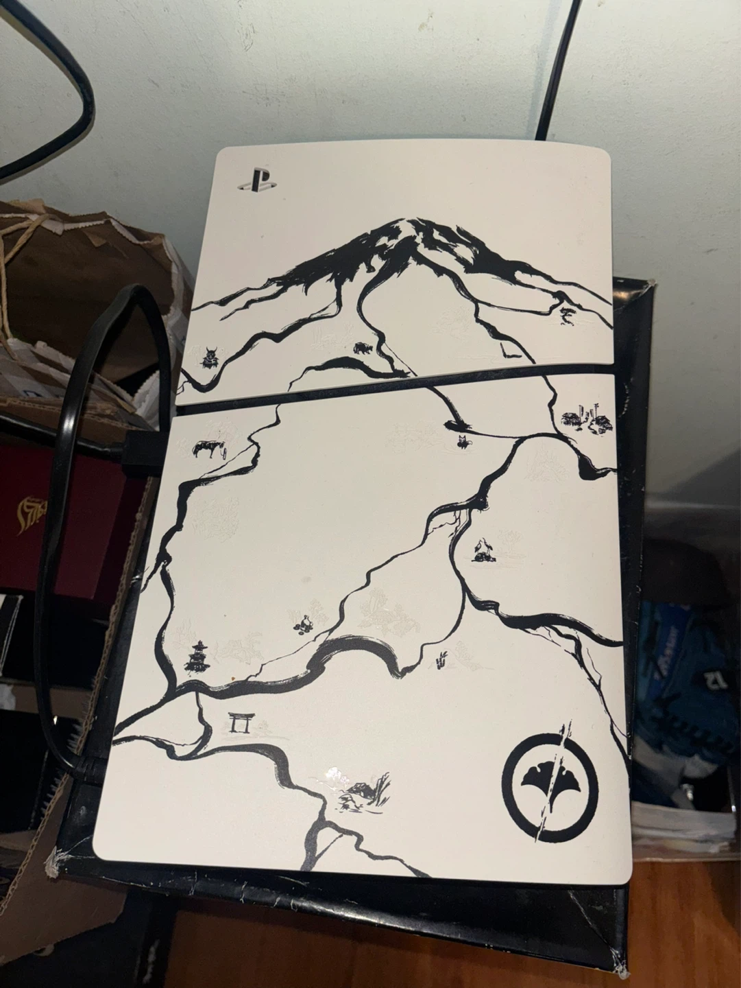 PlayStation 5 Console - Ghost of Tsushima black Edition - photo 4