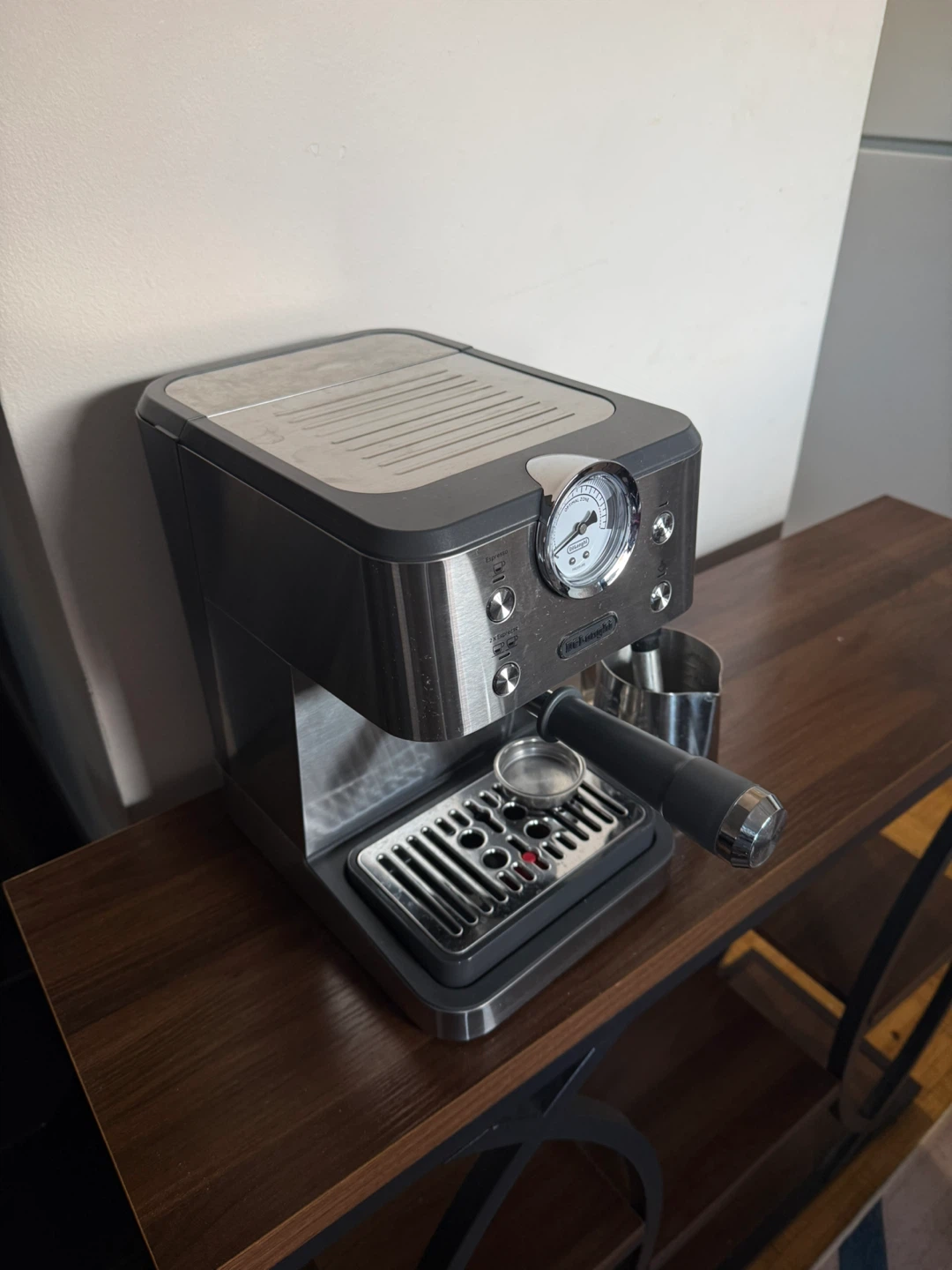 De'Longhi Espresso Machine with Milk Frothing Pitcher - photo 2