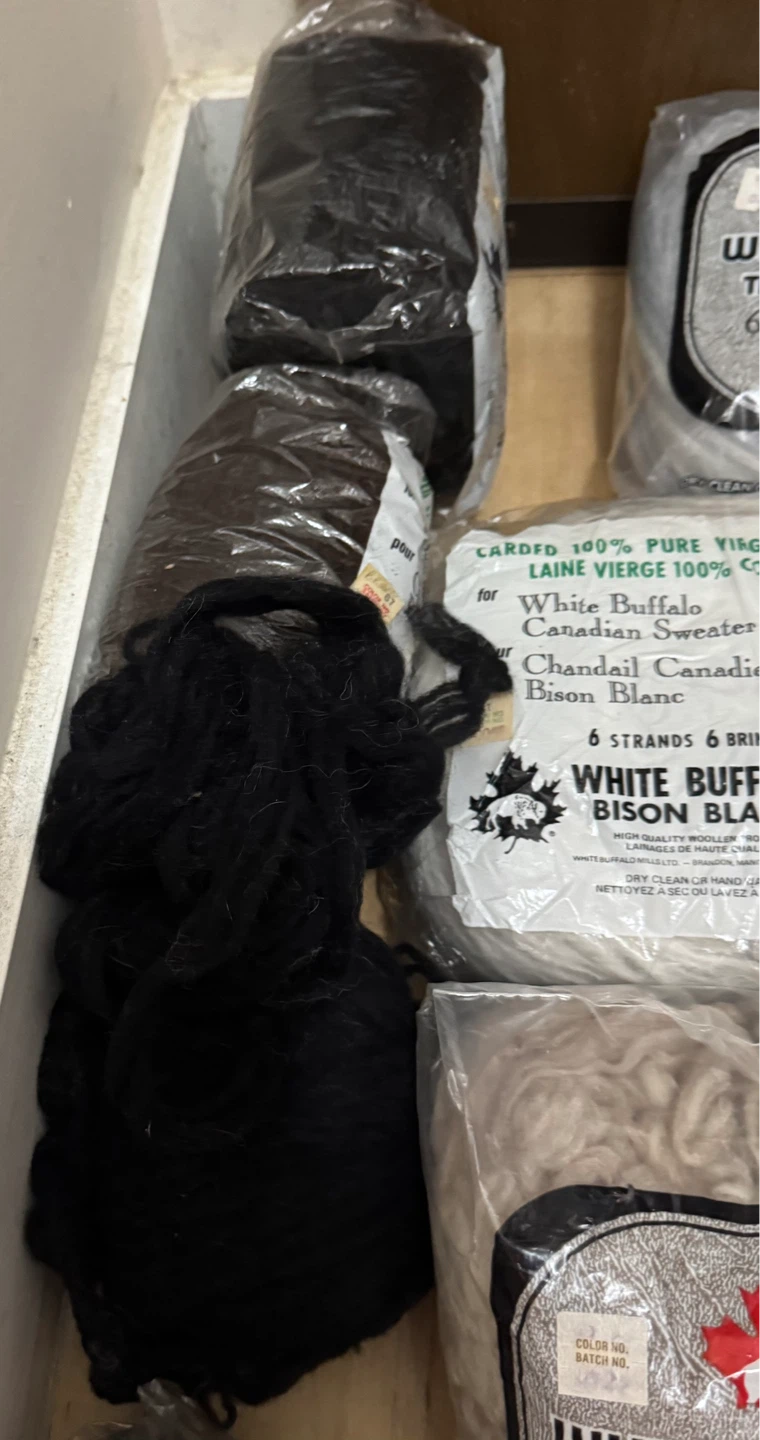 White Buffalo Canadian Yarn 227g 8oz Pure Virgin Wool - photo 4