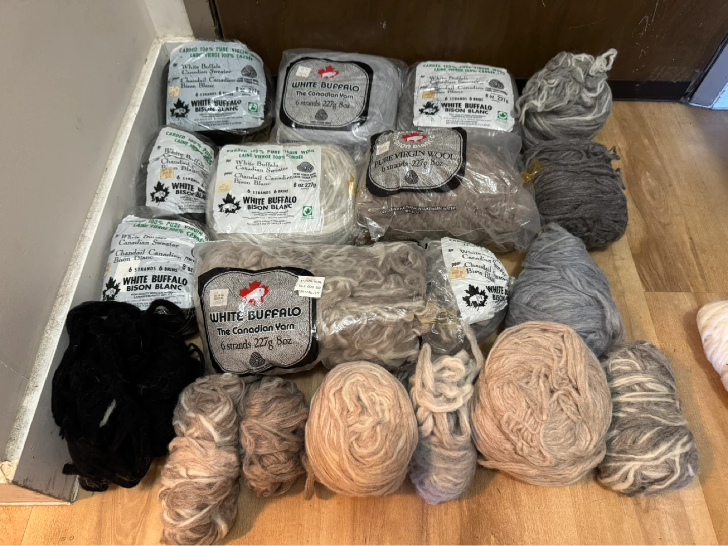 White Buffalo Canadian Yarn 227g 8oz Pure Virgin Wool