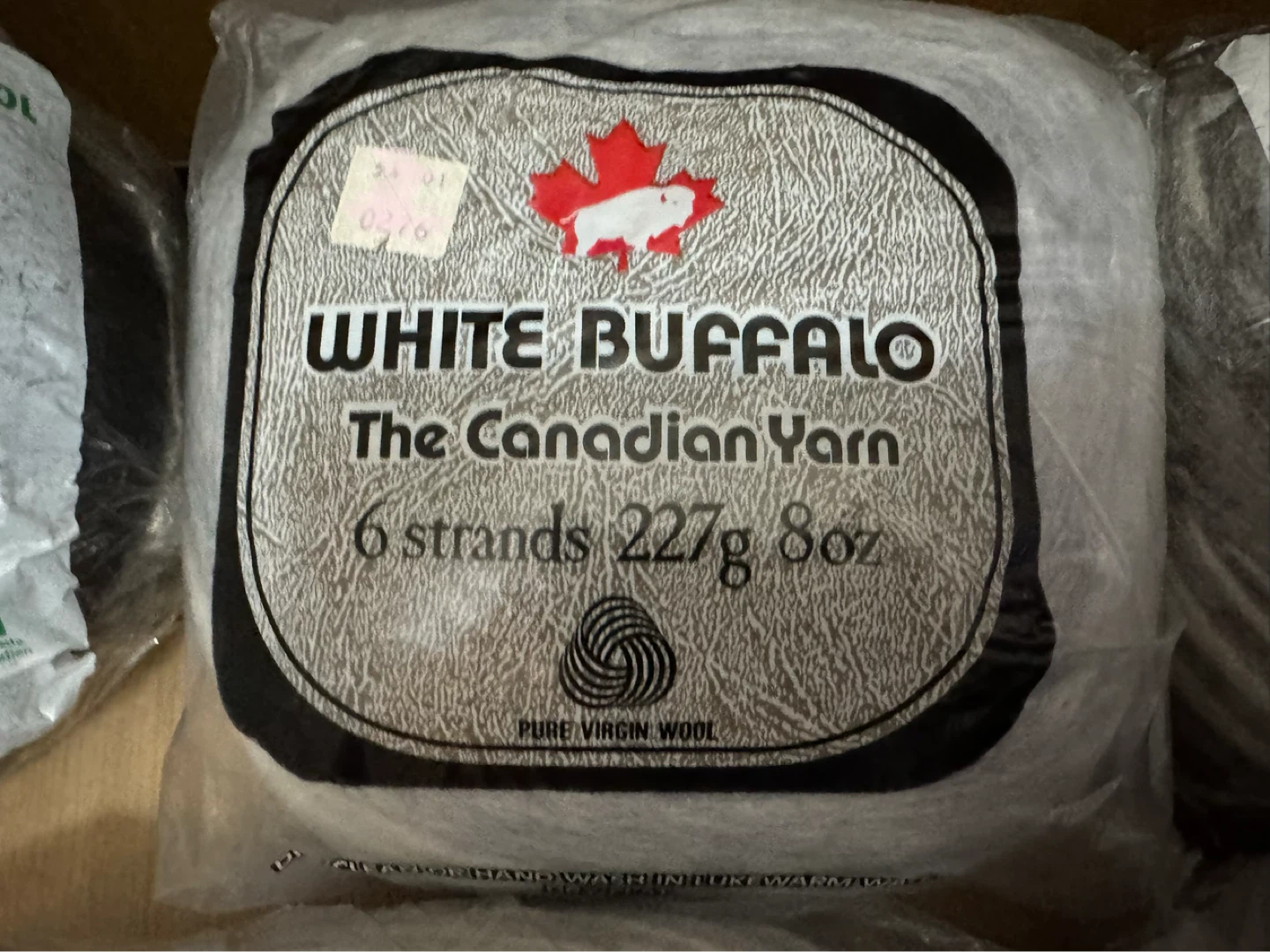 White Buffalo Canadian Yarn 227g 8oz Pure Virgin Wool - photo 3
