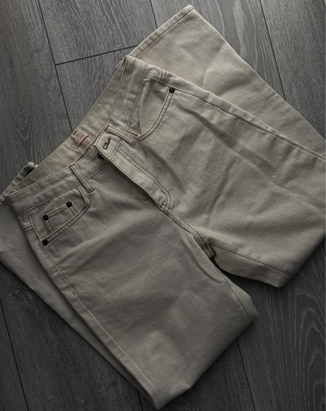 Beige Jeans