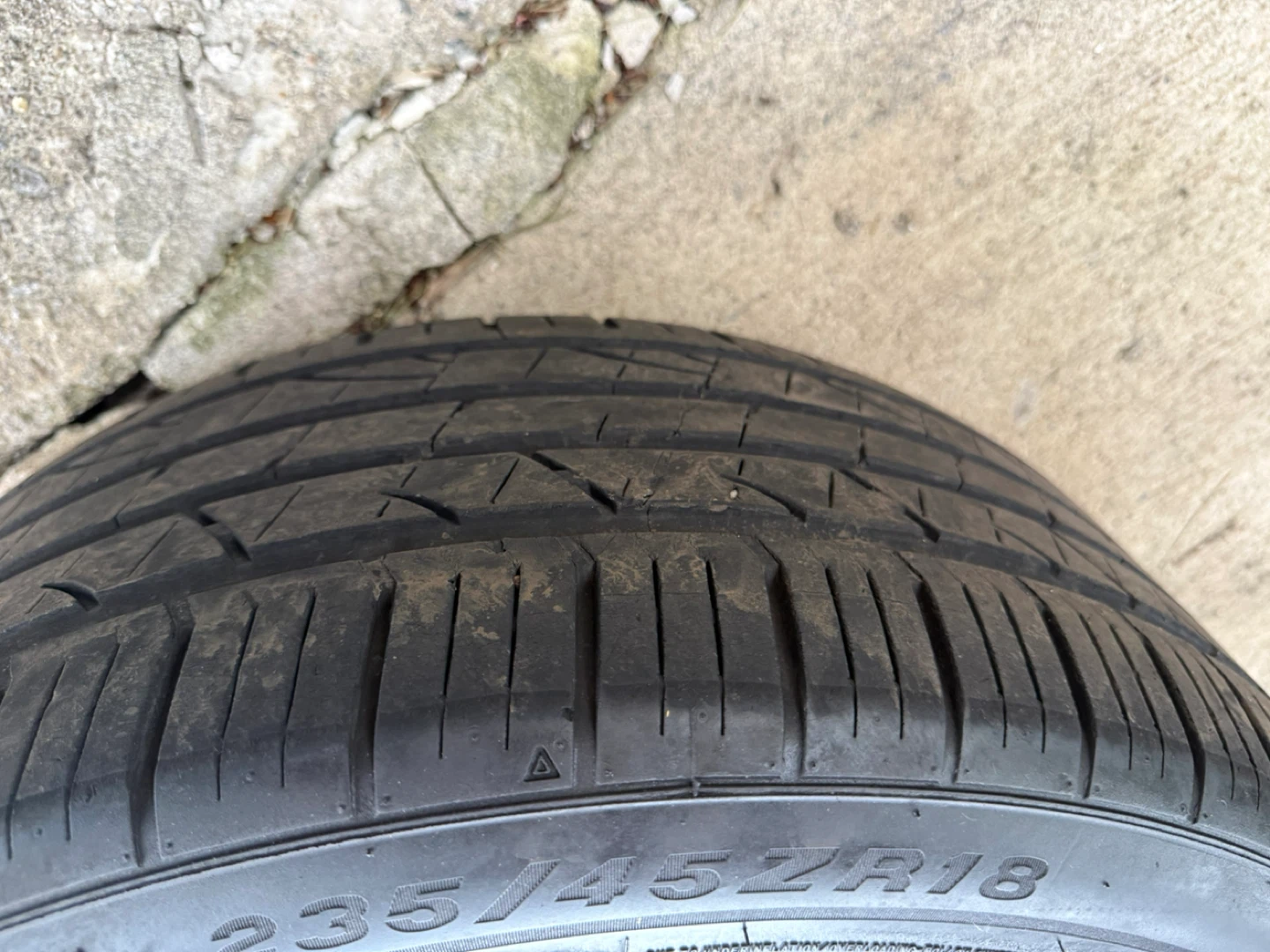 Fortune 235/45ZR18 Tire - photo 3