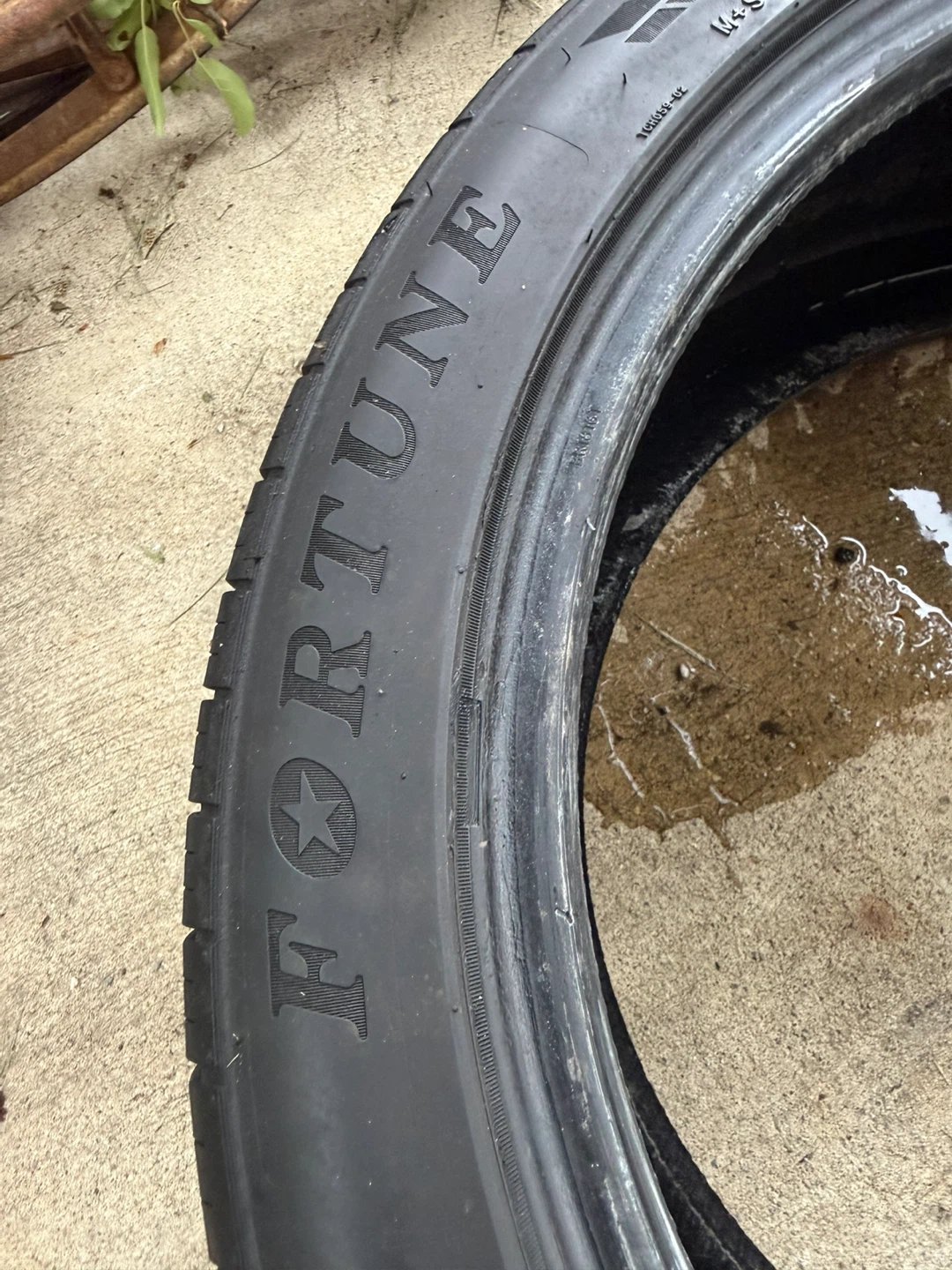 Fortune 235/45ZR18 Tire - photo 2