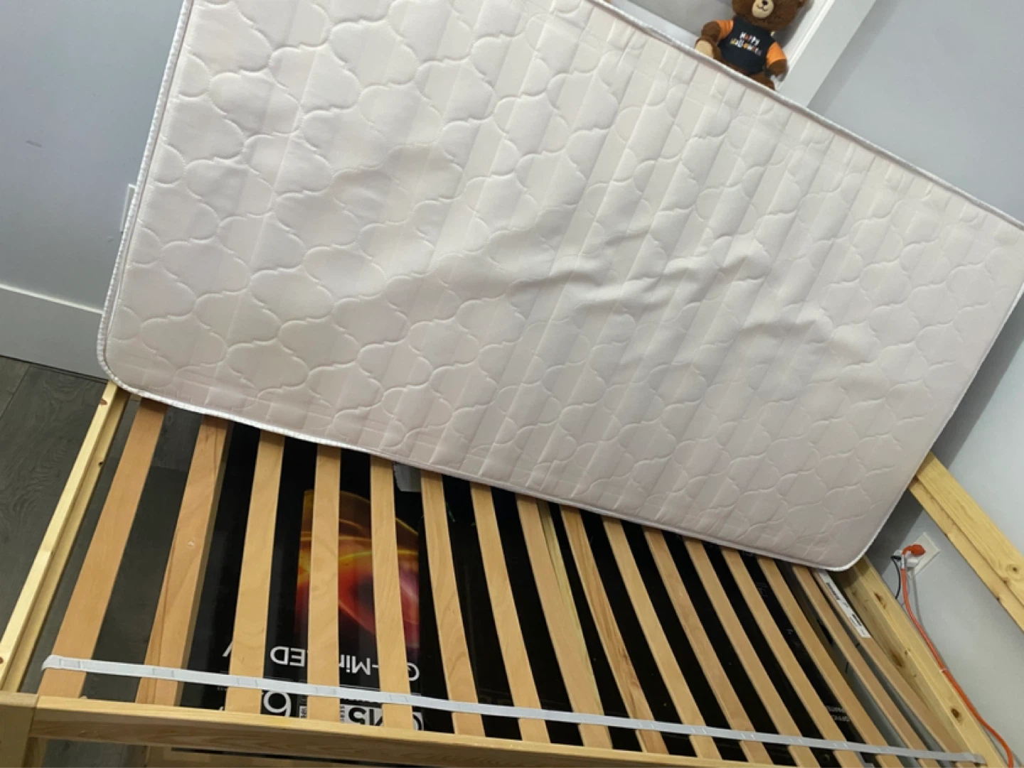 IKEA Twin bed with mattress - photo 2
