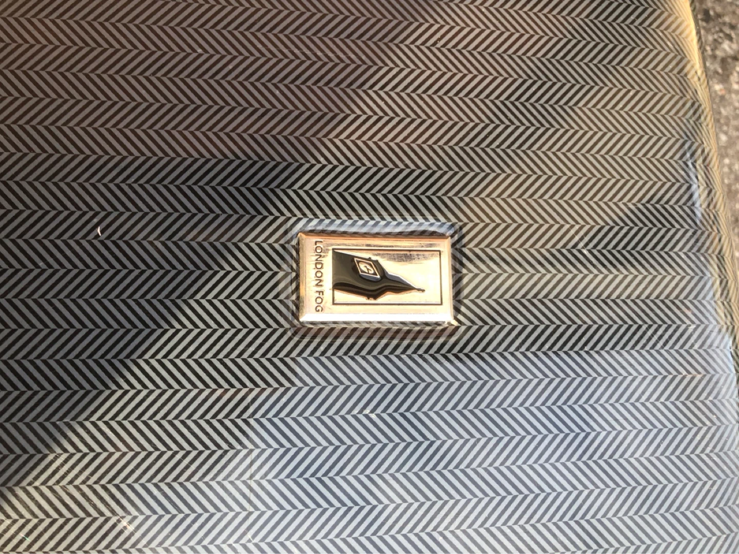 London Fog Hard-shell Suitcase - photo 5
