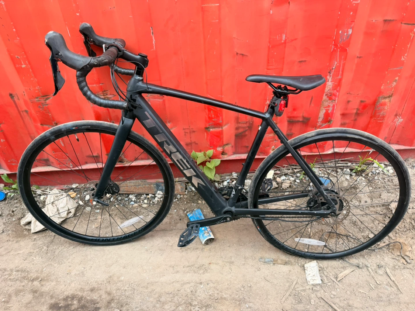 Trek Domane AL 5 Gen 4 Matte Trek Black Road Bike
