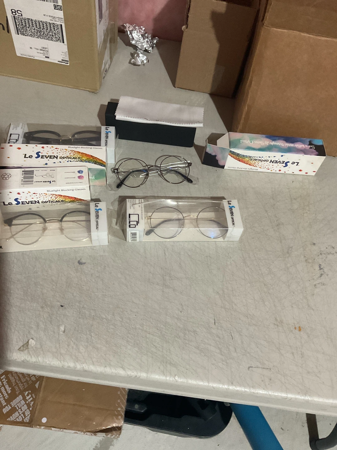 Le SEVEN OPTICAL Glasses