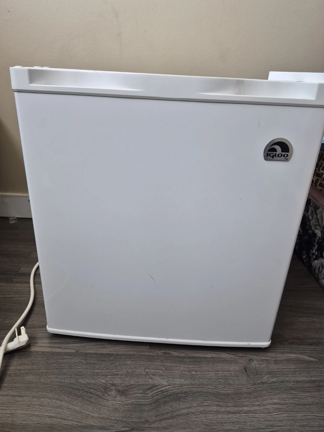Igloo White Mini Fridge