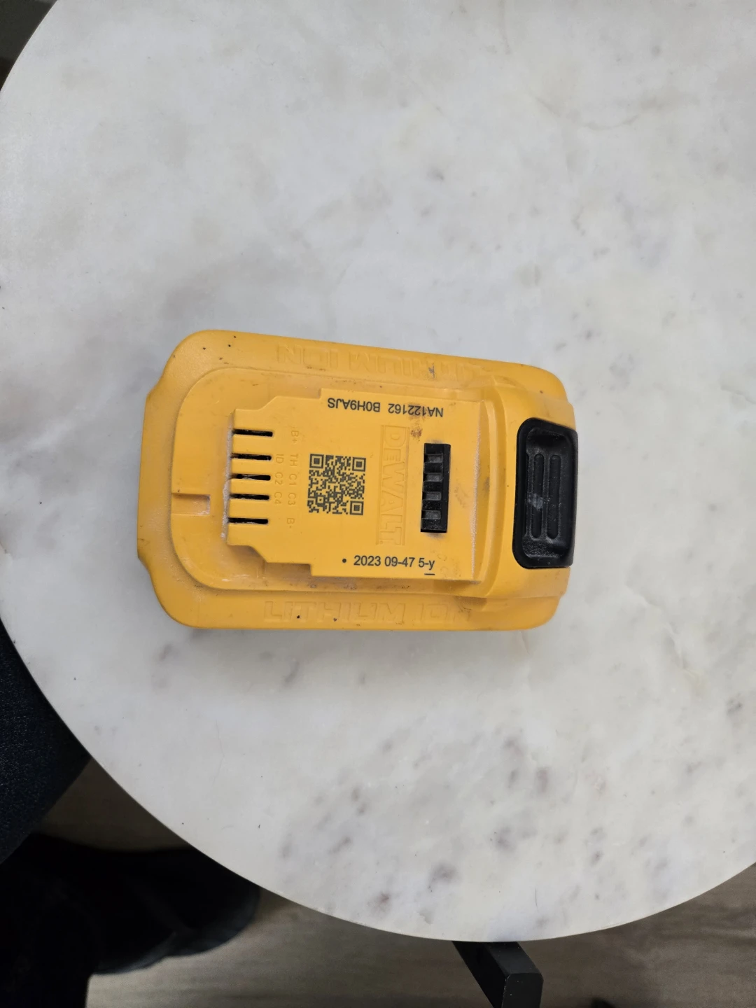DeWalt 20V 5Ah Power Stack Battery - photo 2