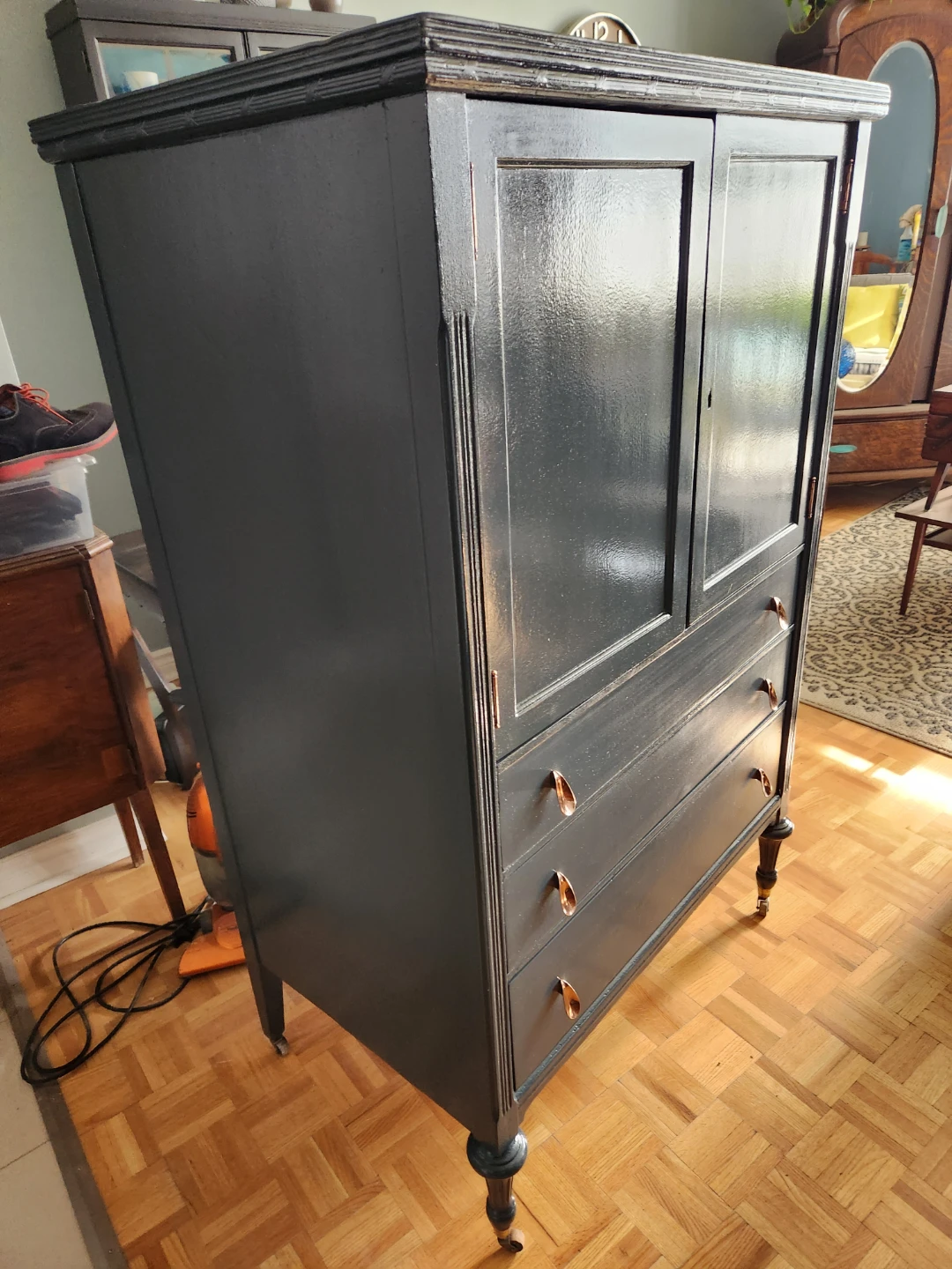 Gentlemans Hidden Chest of Drawers by Anthes Furniture Co - photo 3