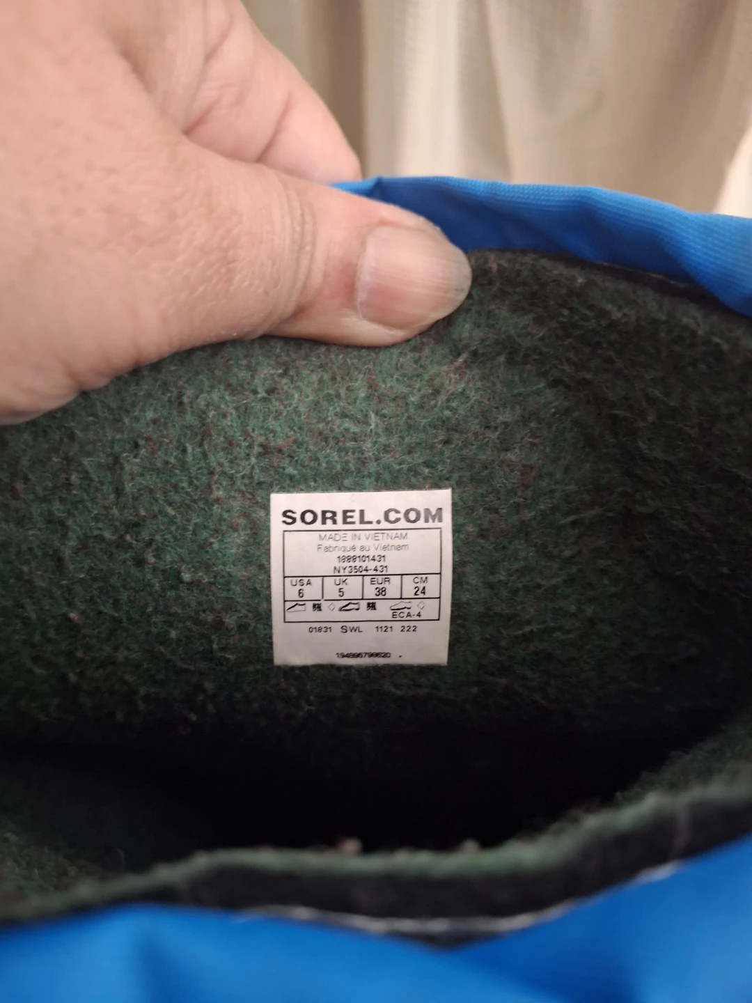 Sorel Kids Winter Boots Size 6 - photo 4