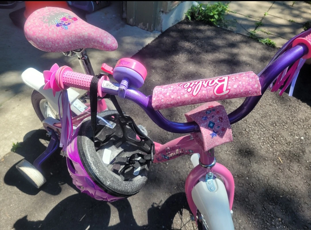 Barbie bike w/helmet $50 - photo 3