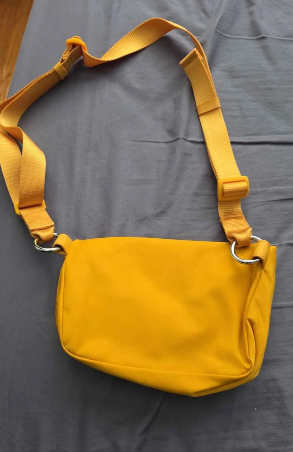 Lululemon All night Festival Micro Bag Yellow - photo 3