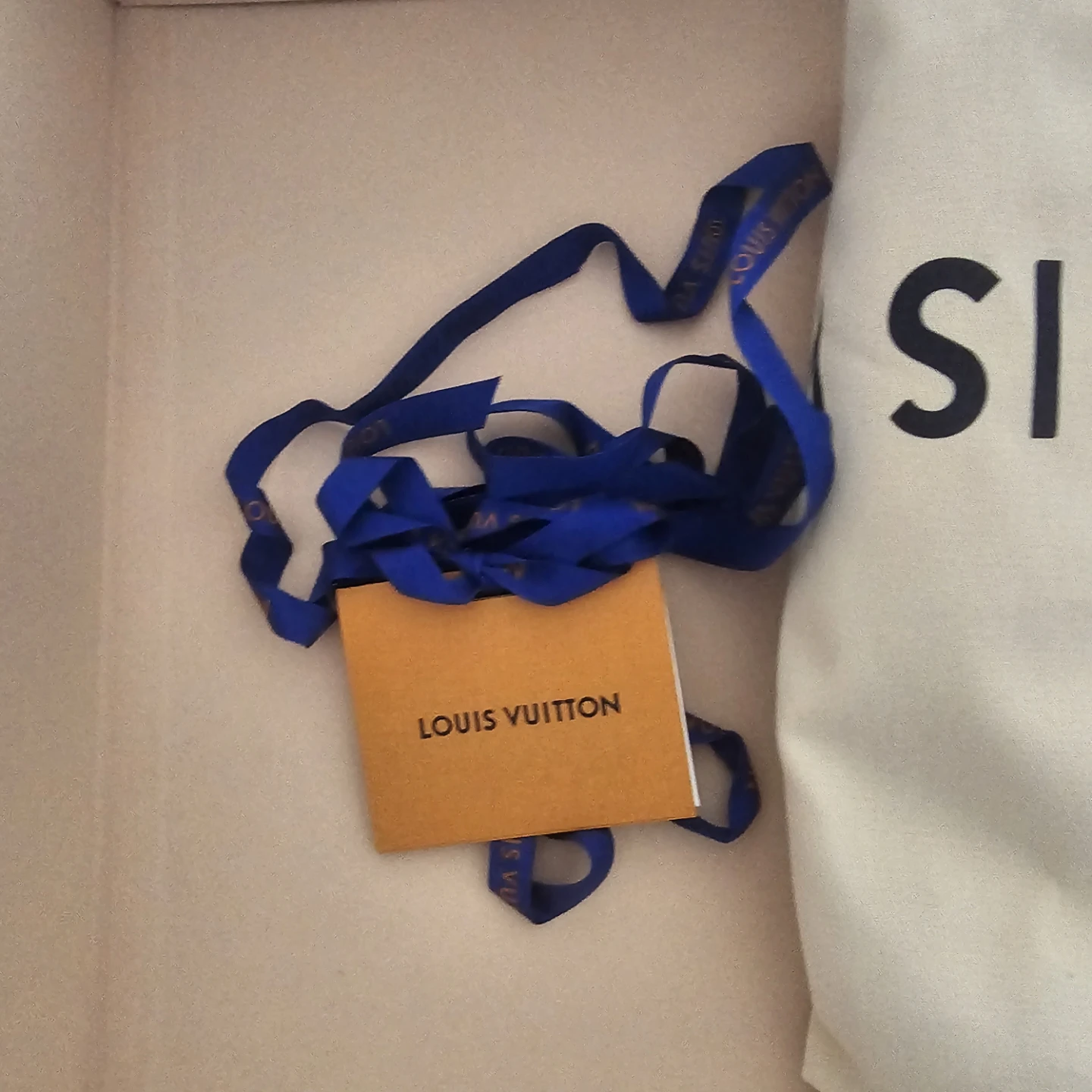 Louis Vuitton Neverfull GM Damier Azur Tote Bag with Pouch - photo 2