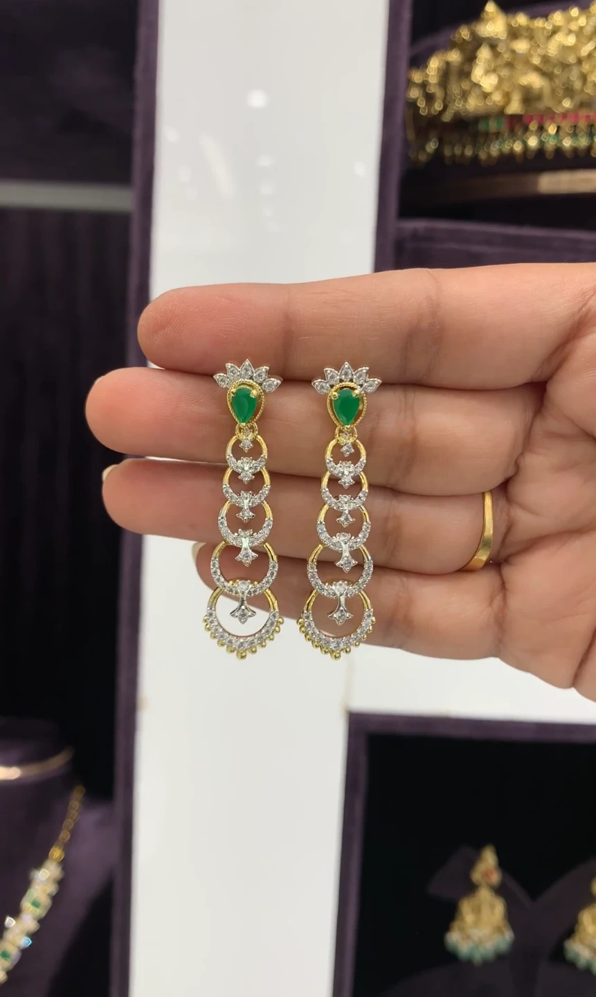 Brand new Gold Earrings with Emeralds and Pearls - photo 4
