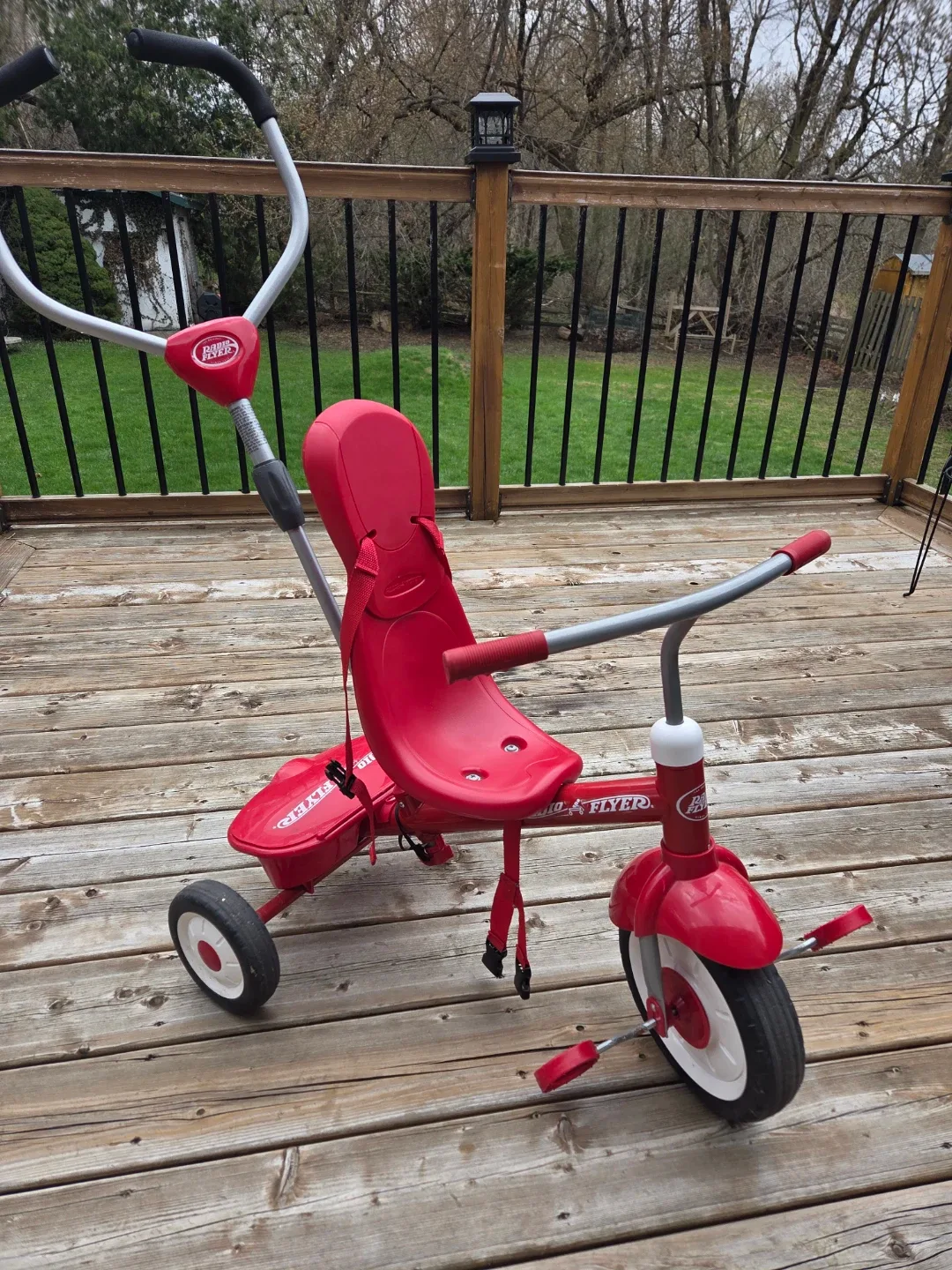 Radio Flyer Red Tricycle with Removable Parent Handle