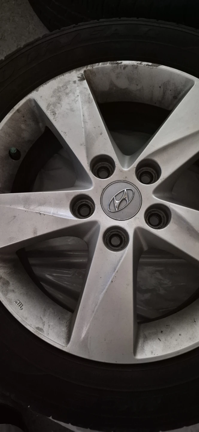 Set of 4 Hyundai Wheels and Tires 205/55R16 - photo 3