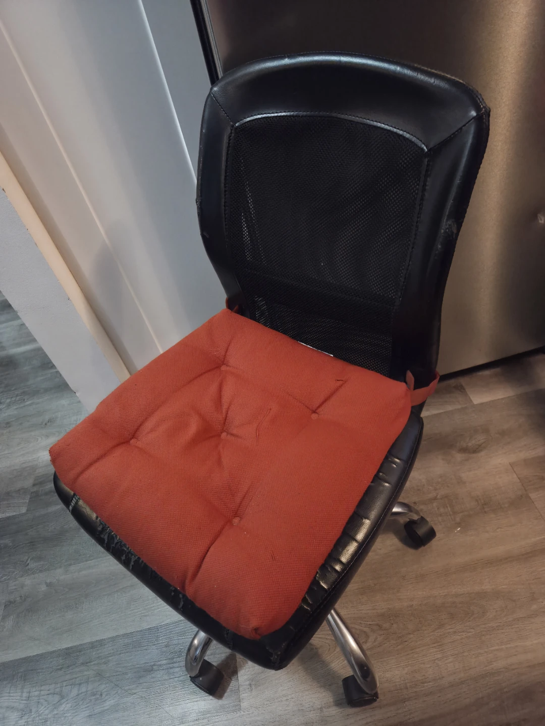 Office Chair with Red Seat Cushion - photo 2