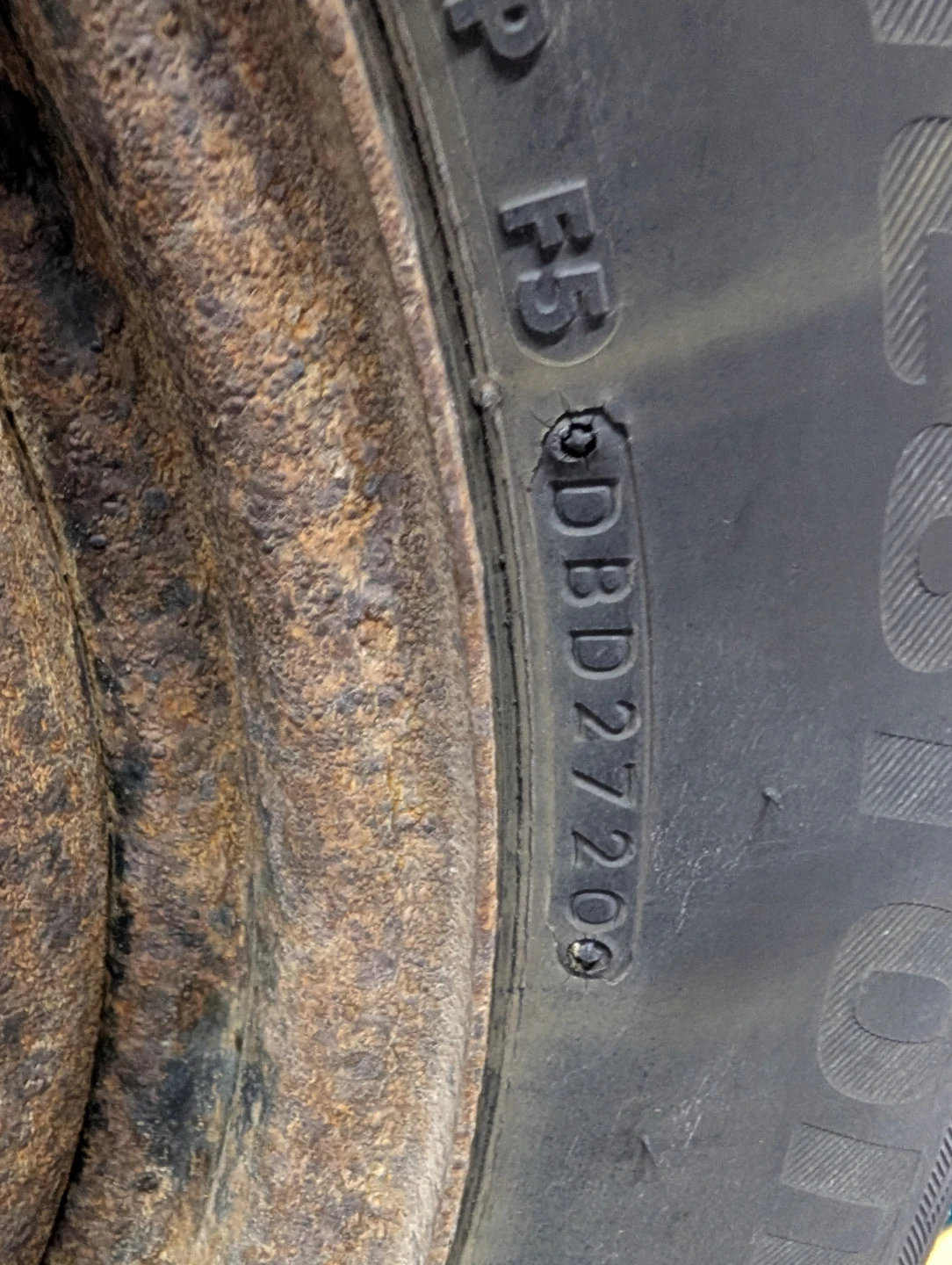 Bridgestone 225/65R17 Winter Tires on Steel Rims - photo 4