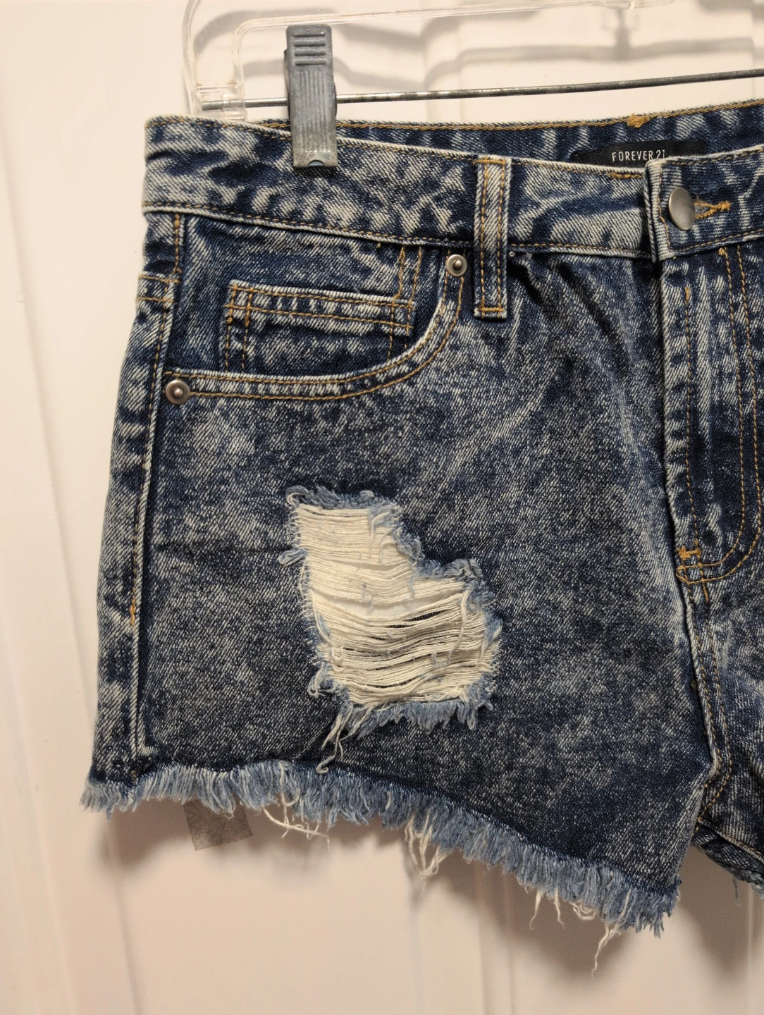 Forever 21 Women's Acid Wash Distressed Denim Shorts Size 27 - photo 2