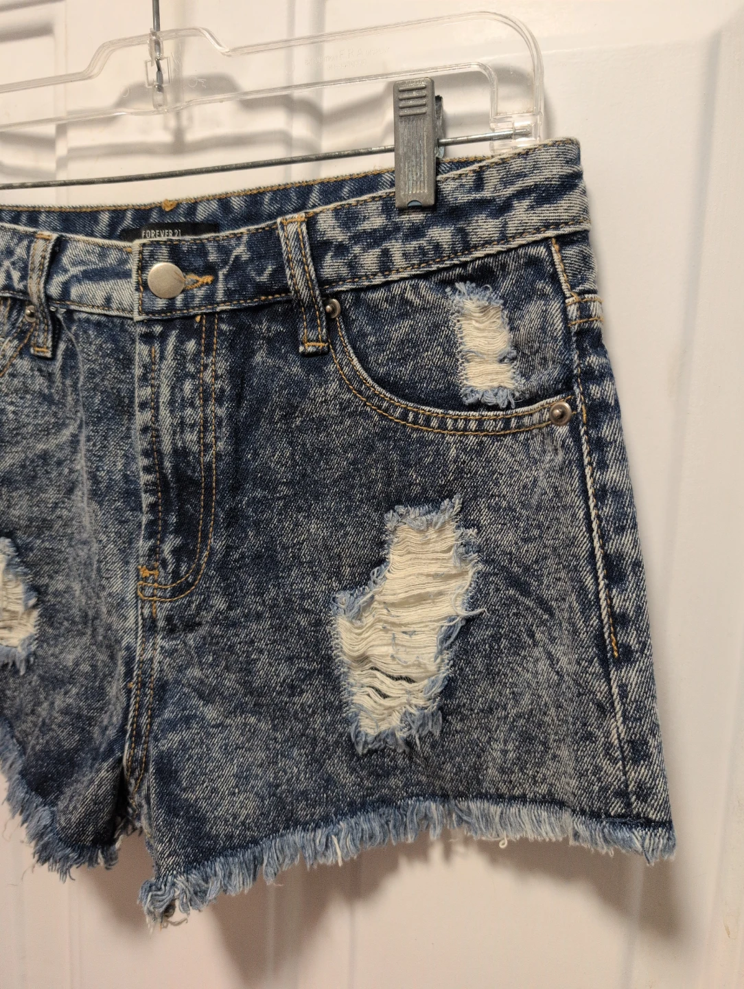 Forever 21 Women's Acid Wash Distressed Denim Shorts Size 27 - photo 3