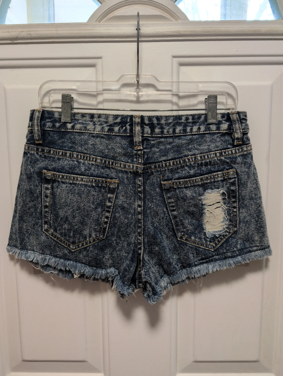 Forever 21 Women's Acid Wash Distressed Denim Shorts Size 27 - photo 4