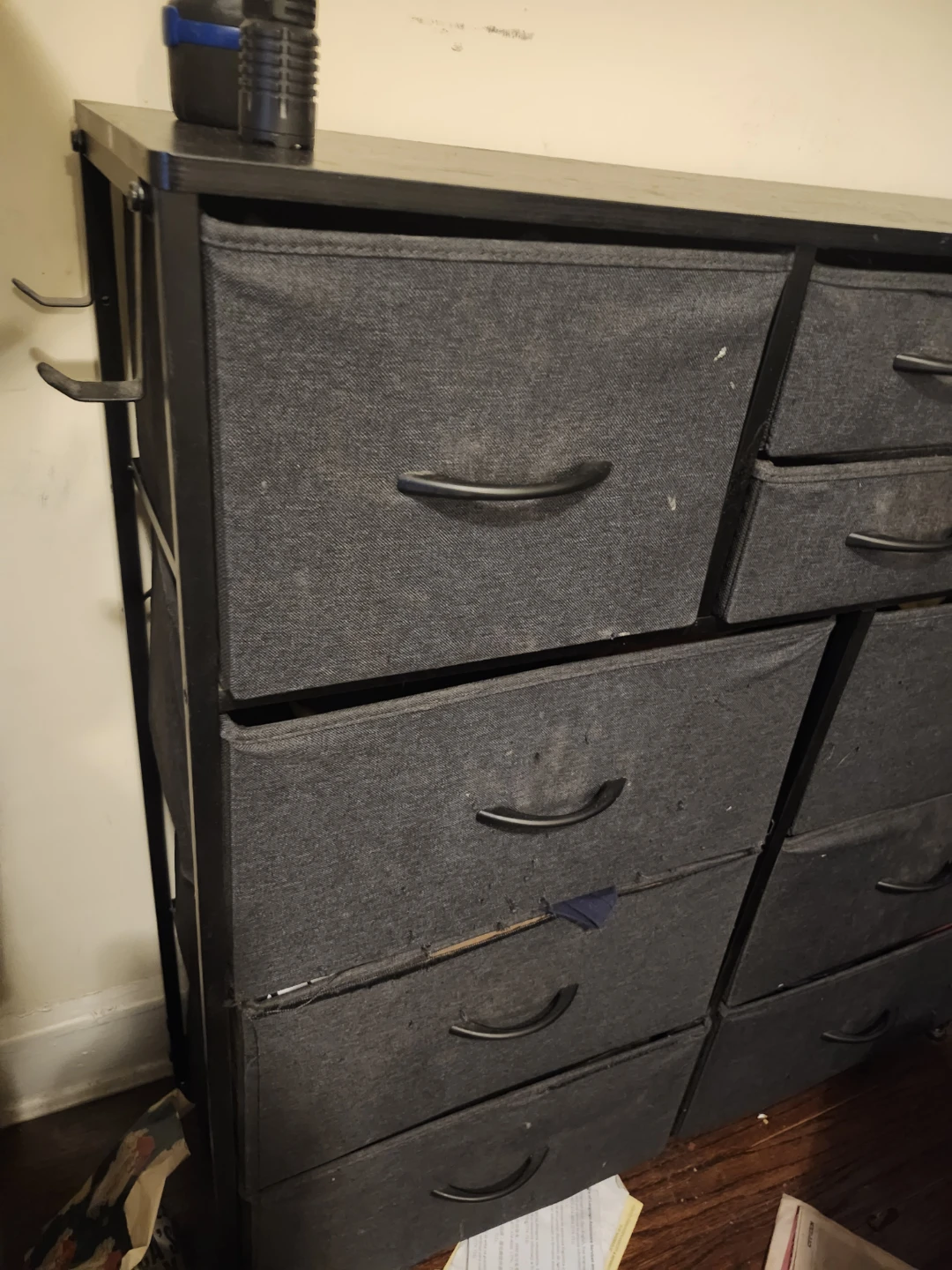 Queen size bed...has mattress...also dresser and tv stand - photo 5