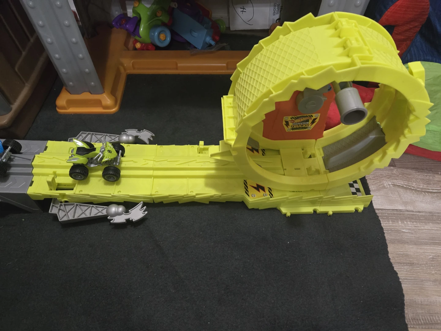 2 hot wheels tracks 7 vehicles - photo 5