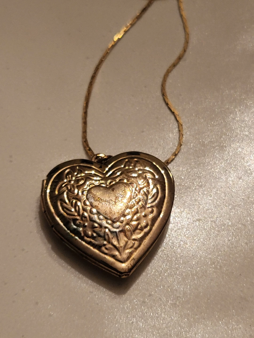 Gold Tone Heart Locket Necklace - photo 2