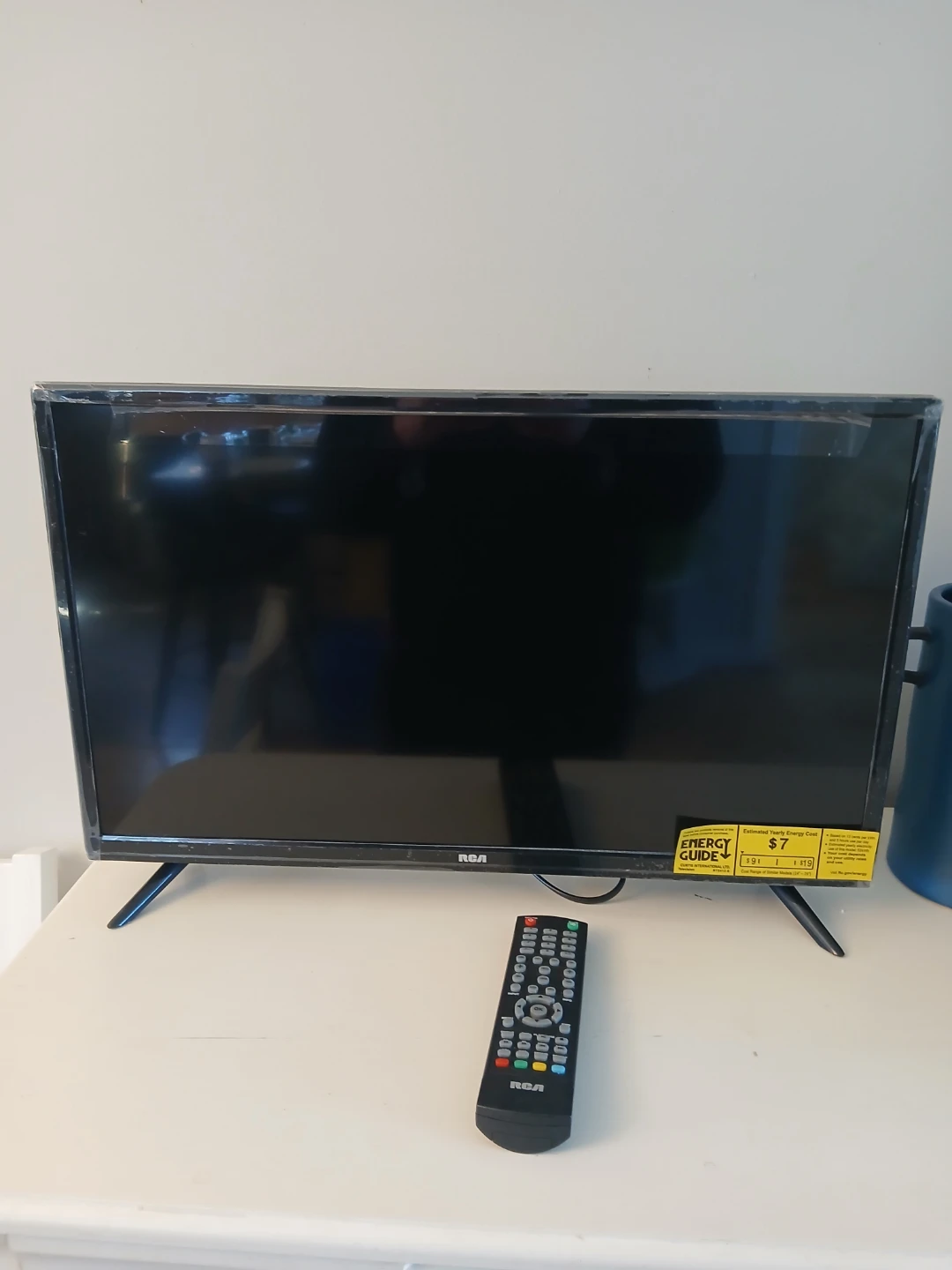 RCA 24" LED HDTV/ Monitor (NEW) - photo 2