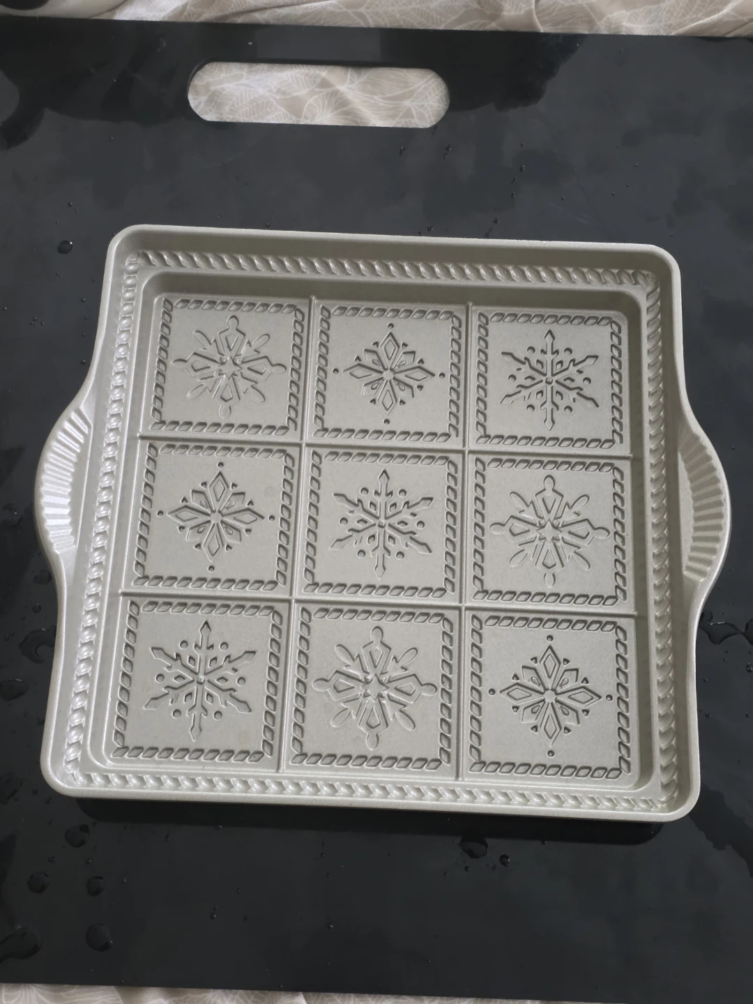 🌱 Nordic Ware 9-Cavity Snowflake shortbread Pan