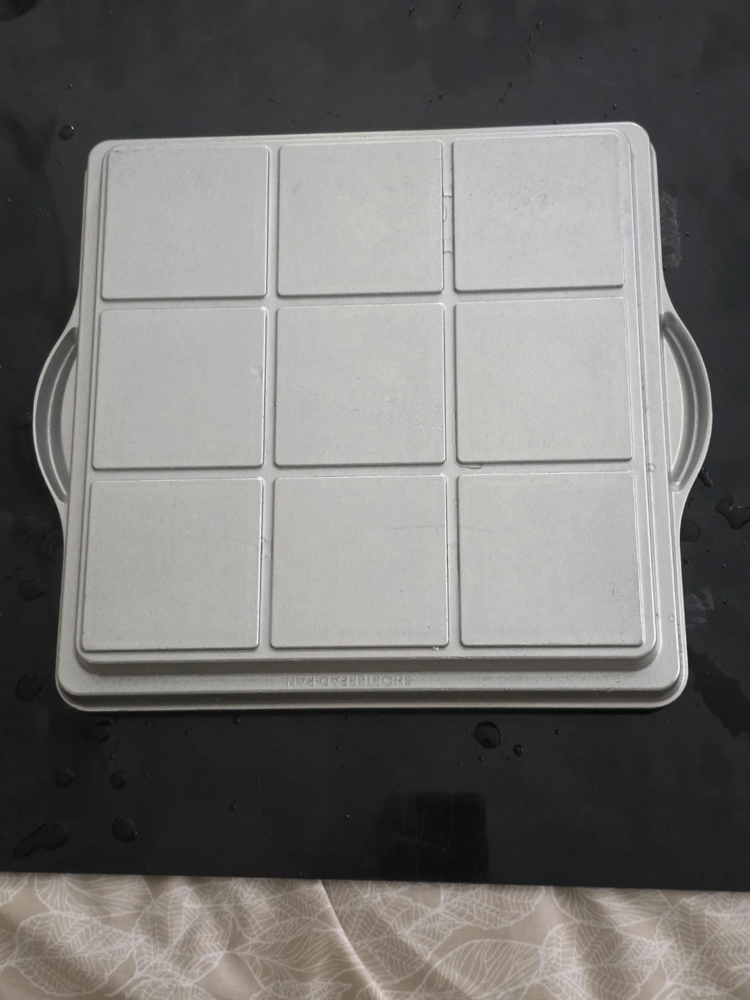 🌱 Nordic Ware 9-Cavity Snowflake shortbread Pan - photo 2
