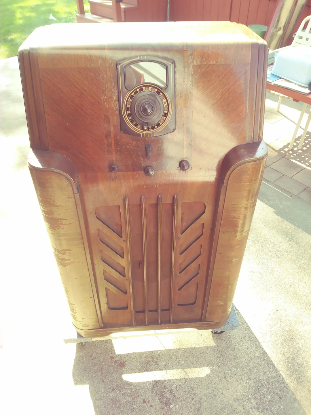 Vintage Philco Bakelite Radio - photo 2