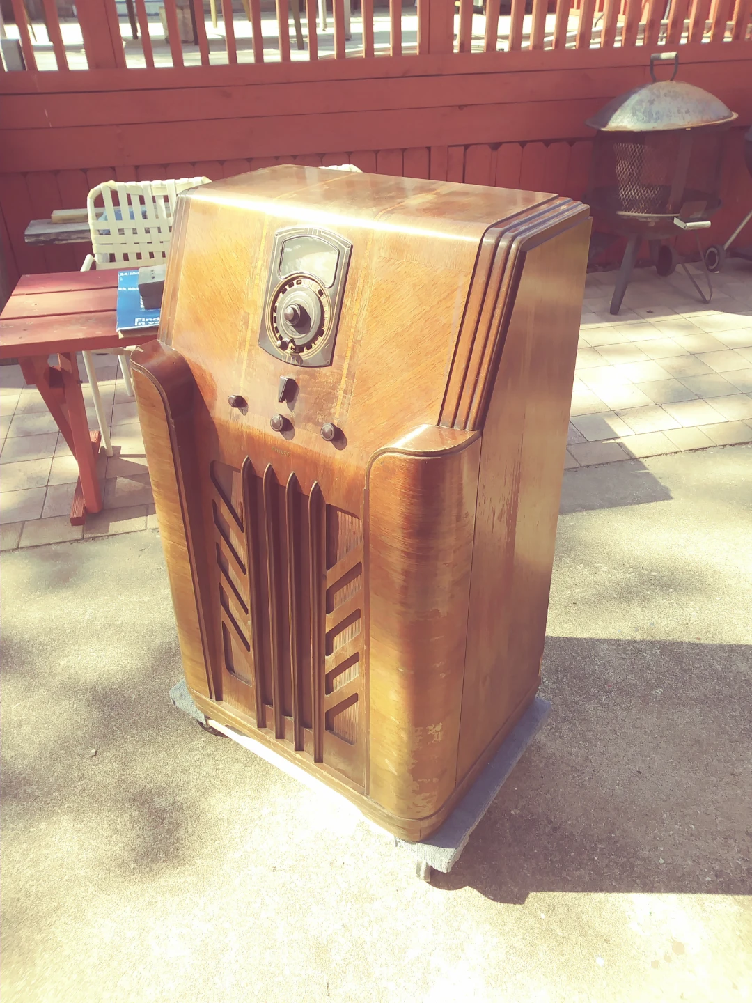 Vintage Philco Bakelite Radio - photo 3