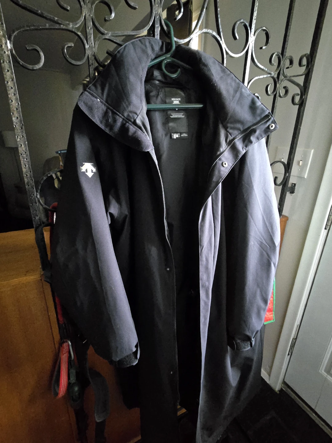 Men's Black Descente Full Size Winter Jacket