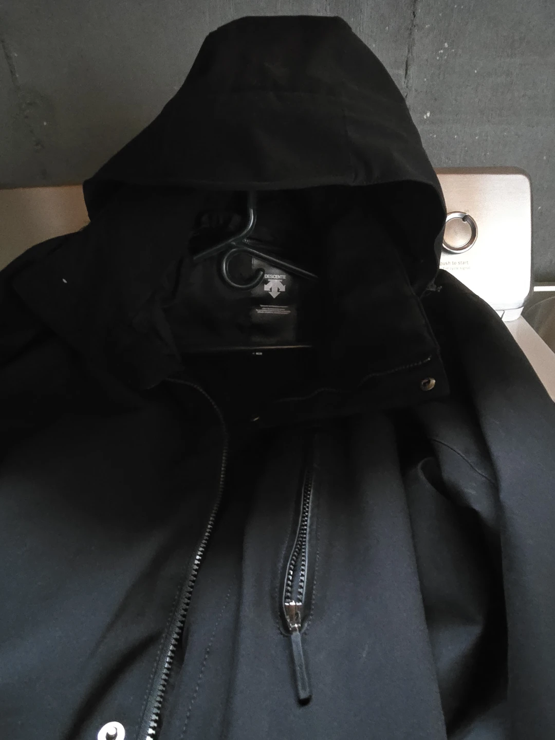 Men's Black Descente Full Size Winter Jacket - photo 2