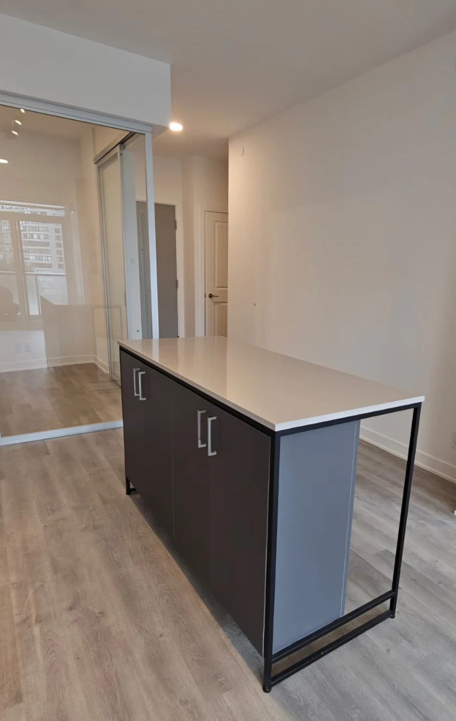 Quartz-top Kitchen Island with Storage & Breakfast Bar