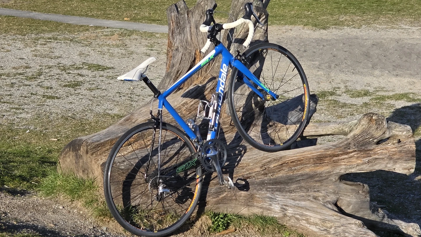 Cannondale Blue Road Bike - photo 3
