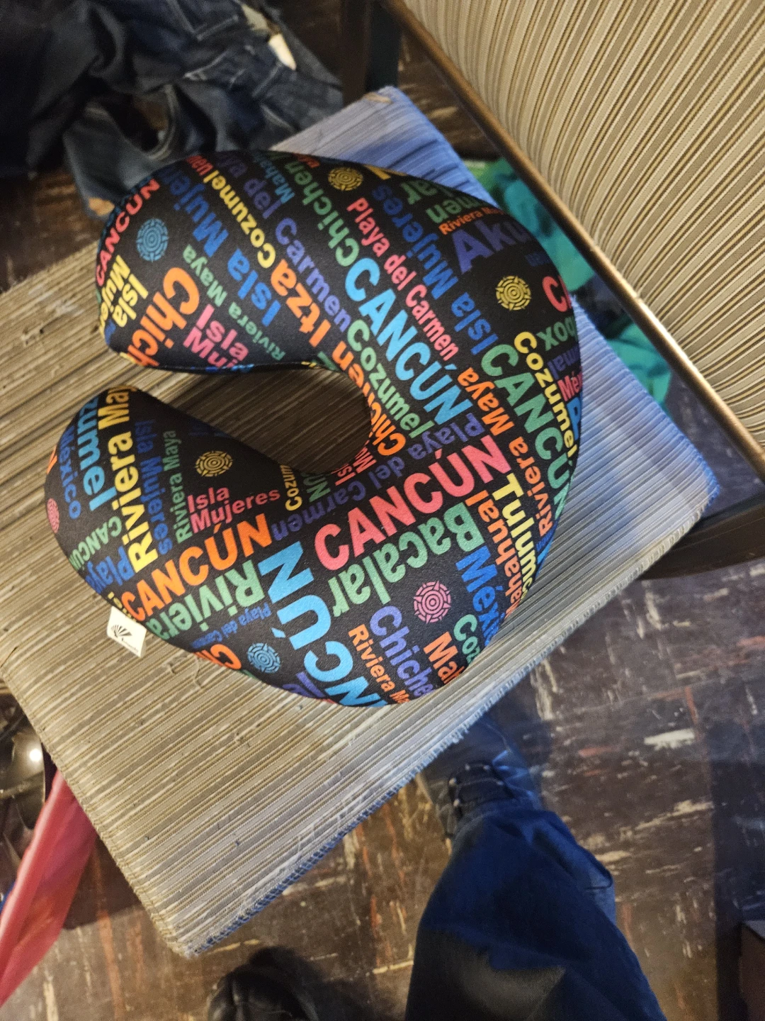 Folgado Cancun Print Neck Pillow - photo 4