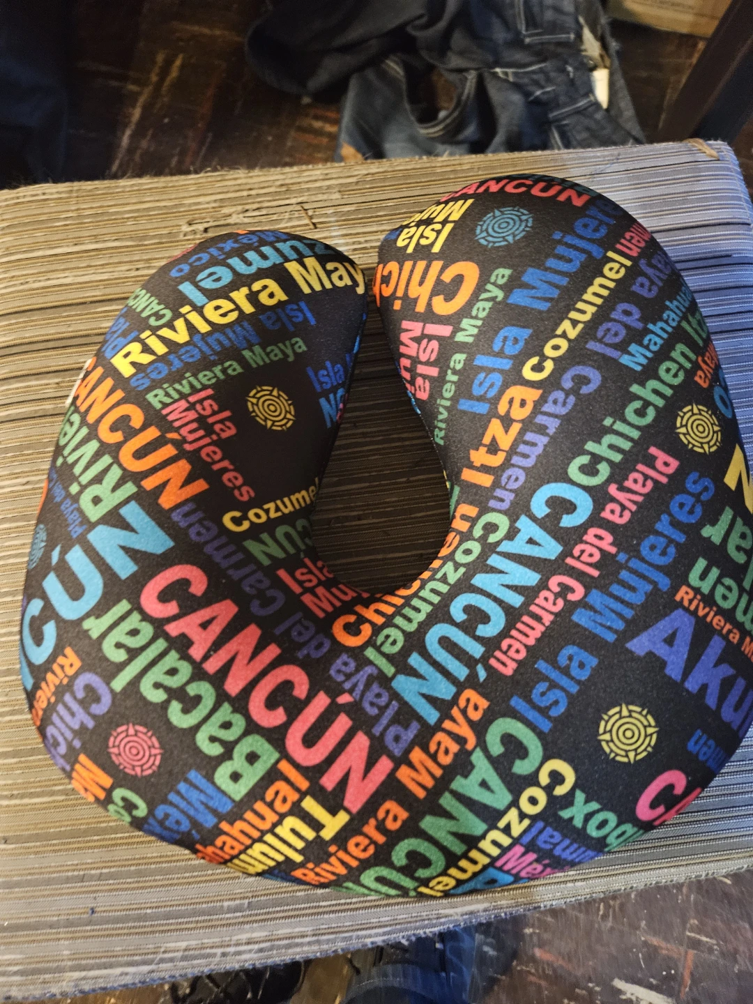 Folgado Cancun Print Neck Pillow - photo 5